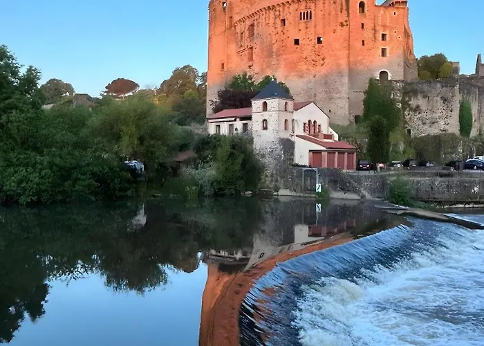 Les Iris - Maison Chaleureuse Montfaucon-Montigne